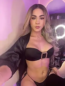 IsabelaDoll online show from June 13, 2026, 3:43 pm