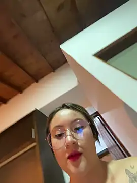 Snapshot of ValentinaOrtiz3 chatting on February 19, 2025, 4:12 am ValentinaOrtiz3 online show from February 19, 2025, 4:12 am