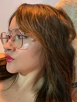 Snapshot of ValentinaOrtiz3 chatting on February 28, 2025, 2:09 am ValentinaOrtiz3 online show from February 28, 2025, 2:09 am