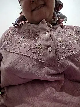 Snapshot of Malak-26 chatting on February 13, 2026, 1:07 pm Malak-26 online show from February 13, 2026, 1:07 pm