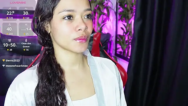 sara sharma  online show from December 19, 2025, 2:24 pm