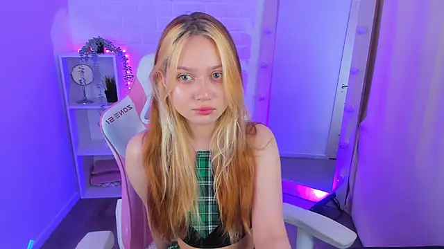 SweetieAngela online show from September 9, 2025, 12:59 pm