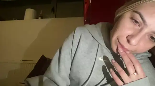 sarrah rossy online show from February 16, 2025, 10:21 pm