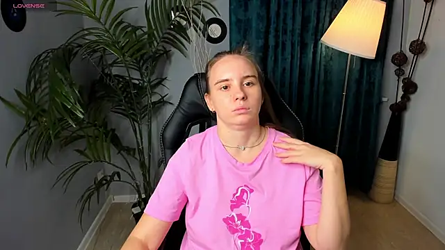 Lika 0ne online show from October 13, 2025, 12:16 pm