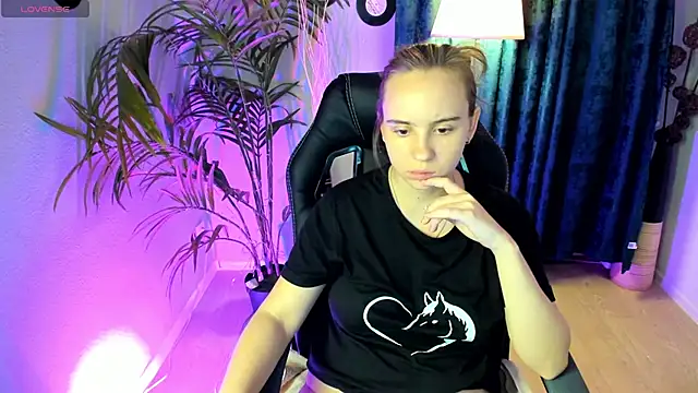 Lika 0ne online show from October 17, 2025, 9:56 am