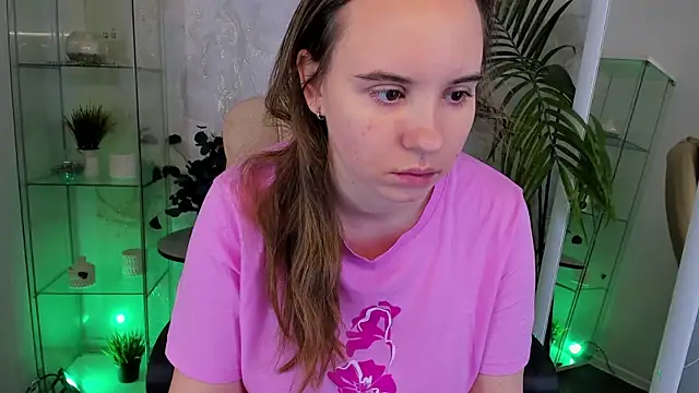 Snapshot of Lika_0ne chatting on January 6, 2026, 12:09 pm Lika 0ne online show from January 6, 2026, 12:09 pm