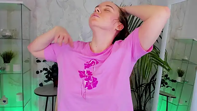 Snapshot of Lika_0ne chatting on January 17, 2026, 6:51 am Lika 0ne online show from January 17, 2026, 6:51 am