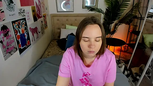 Snapshot of Lika_0ne chatting on January 19, 2026, 5:11 am Lika 0ne online show from January 19, 2026, 5:11 am