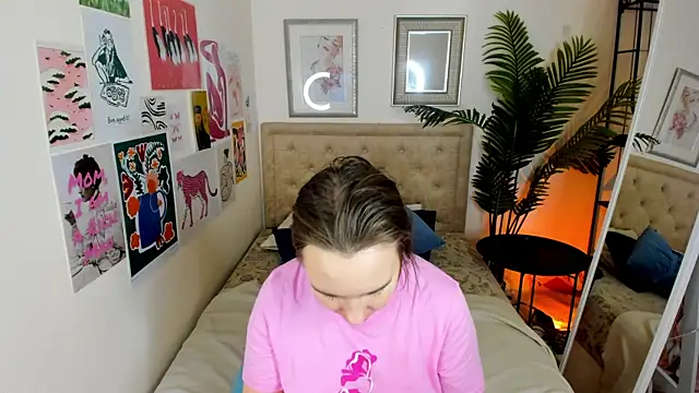 Snapshot of Lika_0ne chatting on February 4, 2026, 12:11 pm Lika 0ne online show from February 4, 2026, 12:11 pm