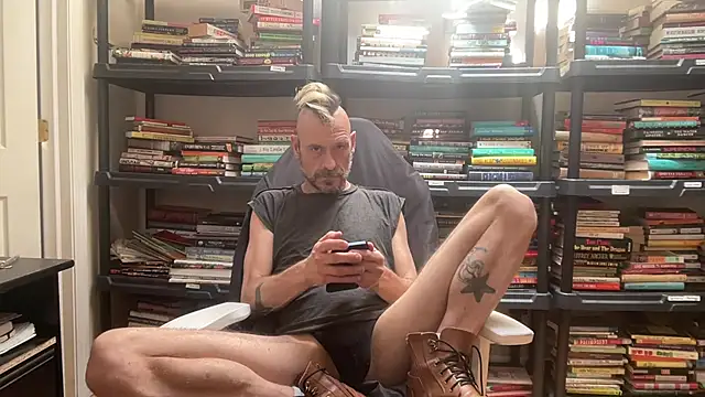Snapshot of SubtleForest616 chatting on May 29, 2026, 6:17 pm SubtleForest616 online show from May 29, 2026, 6:17 pm