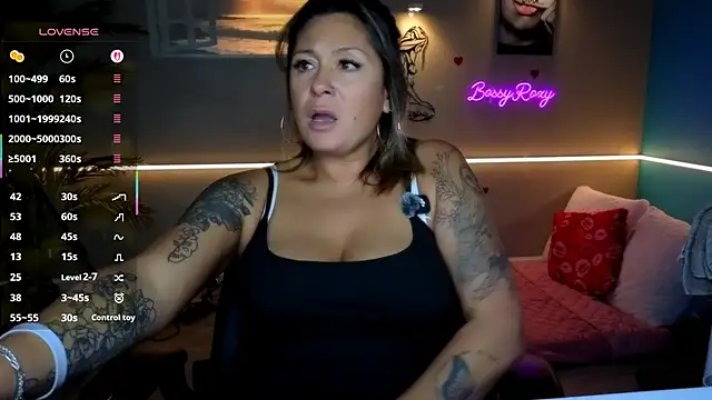 Snapshot of bossyroxy84 chatting on February 17, 2026, 12:40 am bossyroxy84 online show from February 17, 2026, 12:40 am