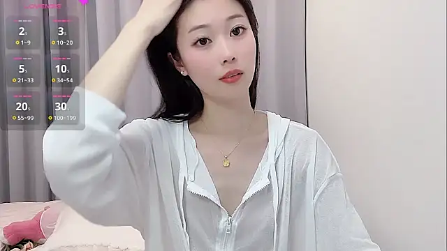 yunyun121 online show from February 24, 2025, 12:16 pm