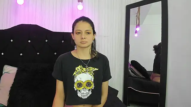 Snapshot of nicky_angel1 chatting on February 27, 2025, 9:47 pm nicky angel1 online show from February 27, 2025, 9:47 pm