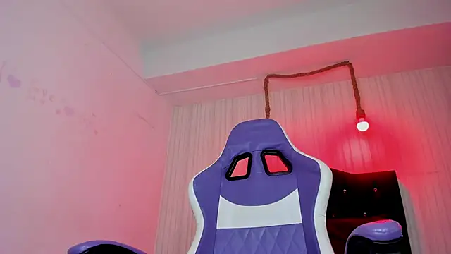 Snapshot of nicky_angel1 chatting on October 25, 2025, 6:35 pm nicky angel1 online show from October 25, 2025, 6:35 pm