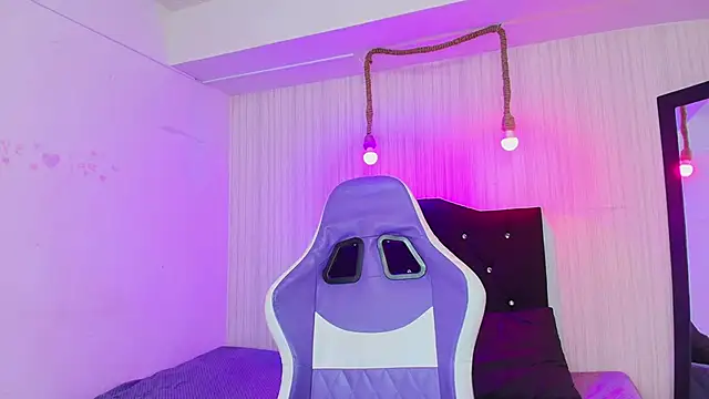 Snapshot of nicky_angel1 chatting on November 7, 2025, 6:41 pm nicky angel1 online show from November 7, 2025, 6:41 pm