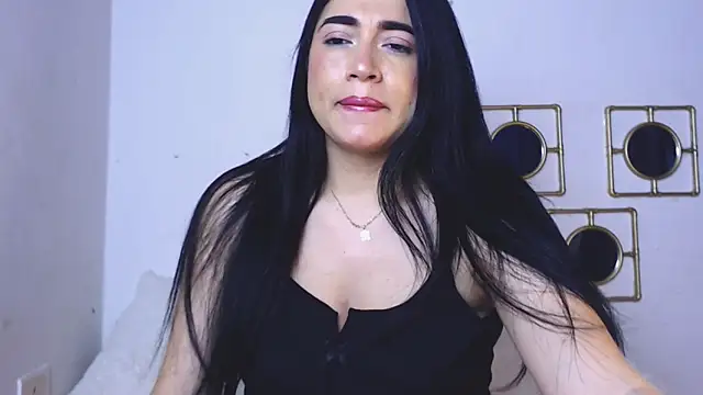 esperanza3517 online show from March 5, 2025, 7:27 pm