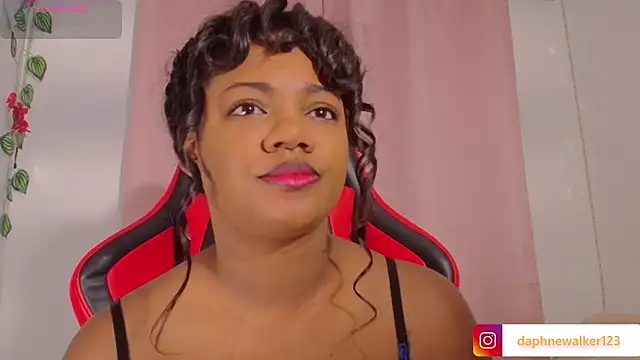 Snapshot of Daphnewalker__ chatting on February 2, 2026, 11:53 am Daphnewalker online show from February 2, 2026, 11:53 am