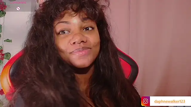 Snapshot of Daphnewalker__ chatting on February 10, 2026, 1:37 pm Daphnewalker online show from February 10, 2026, 1:37 pm