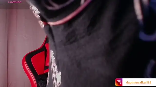 Snapshot of Daphnewalker__ chatting on February 25, 2026, 12:15 pm Daphnewalker online show from February 25, 2026, 12:15 pm