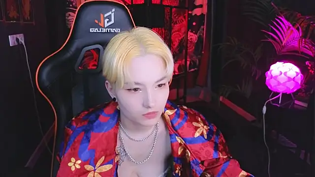 Akemi Sora  online show from March 8, 2025, 7:20 pm