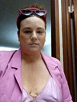 KinzAngel online show from February 10, 2025, 6:56 pm