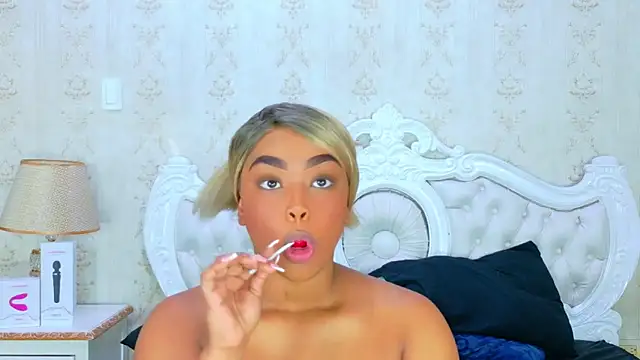 TianahGlow online show from November 15, 2025, 8:38 pm