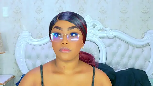 TianahGlow online show from November 20, 2025, 8:30 pm