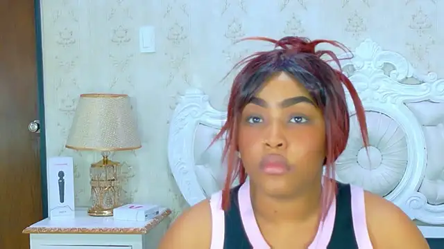 Snapshot of TianahGlow chatting on February 12, 2026, 8:26 pm TianahGlow online show from February 12, 2026, 8:26 pm