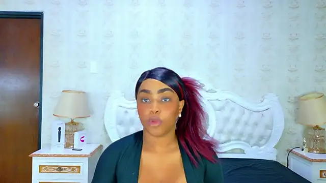 Snapshot of TianahGlow chatting on February 19, 2026, 7:54 pm TianahGlow online show from February 19, 2026, 7:54 pm