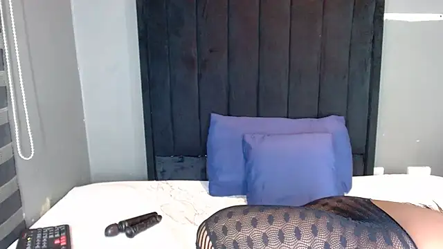 Snapshot of BigbootyliciousXXX chatting on November 27, 2025, 10:45 pm BigbootyliciousXXX online show from November 27, 2025, 10:45 pm