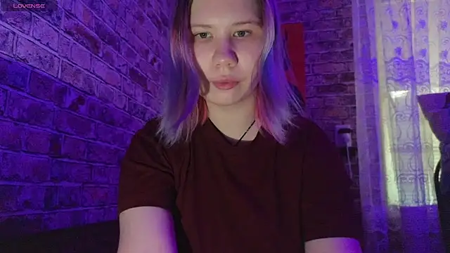 Little kitsune1707 online show from September 27, 2025, 8:41 am