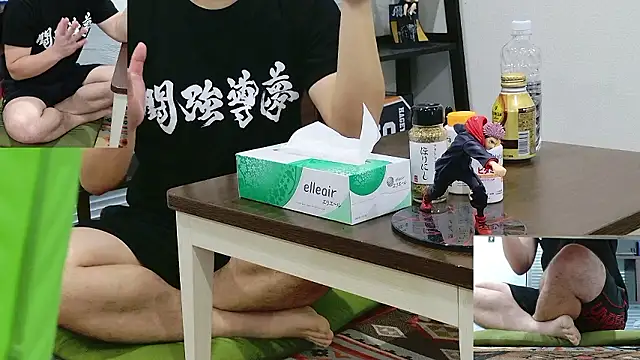 Snapshot of YARASERO-kun chatting on February 16, 2026, 7:37 am YARASERO-kun online show from February 16, 2026, 7:37 am