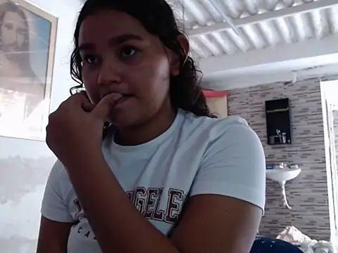 chelo hot23 online show from February 26, 2025, 8:22 pm