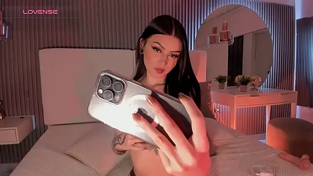 Giselle royy online show from November 13, 2025, 8:19 pm