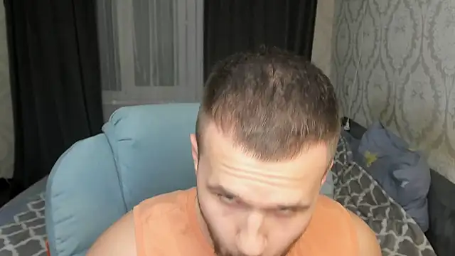 Snapshot of Vladik_b chatting on February 12, 2025, 7:02 pm Vladik b online show from February 12, 2025, 7:02 pm