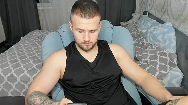 Snapshot of Vladik_b chatting on February 19, 2025, 9:25 pm Vladik b online show from February 19, 2025, 9:25 pm