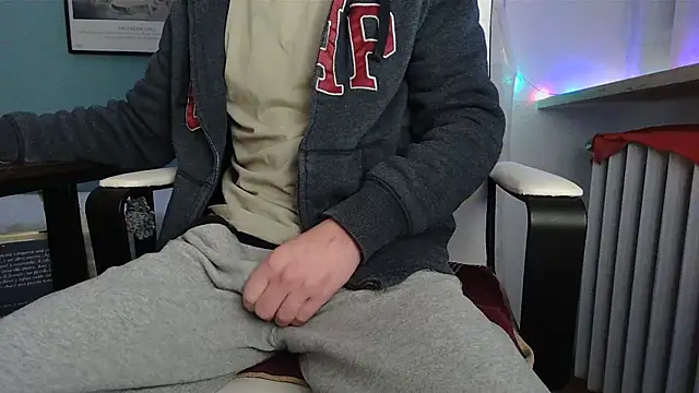 Manuhot001 online show from December 22, 2025, 10:18 pm