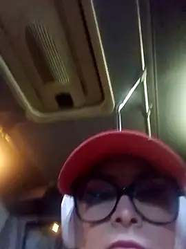 CandieGilson   online show from April 2, 2026, 10:35 am