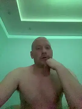 Snapshot of Krzysiekg123 chatting on February 4, 2026, 6:25 pm Krzysiekg123 online show from February 4, 2026, 6:25 pm