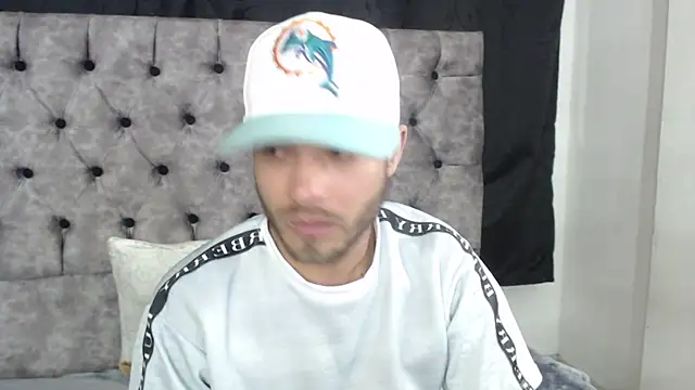 aczino vel online show from February 12, 2025, 4:44 am