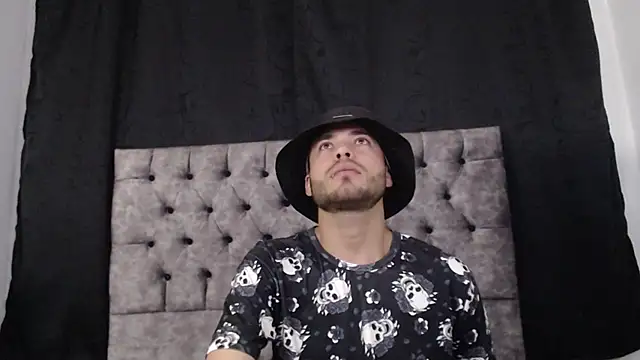 aczino vel online show from February 14, 2025, 11:20 pm