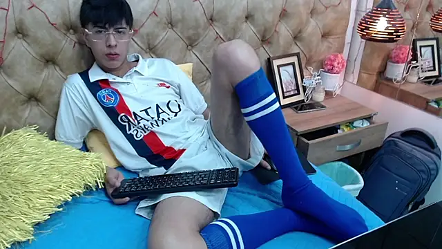 Estiv18  online show from March 23, 2025, 6:26 am