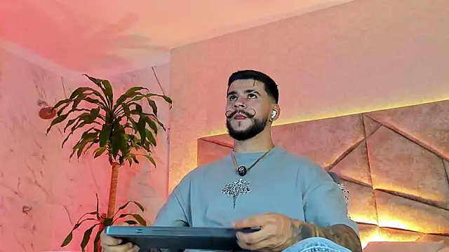 DickGriffith  online show from September 28, 2025, 7:14 am