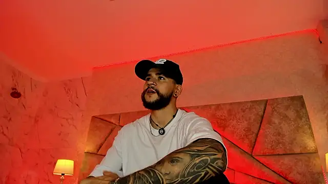 Snapshot of DickGriffith_ chatting on February 10, 2026, 12:48 am DickGriffith online show from February 10, 2026, 12:48 am