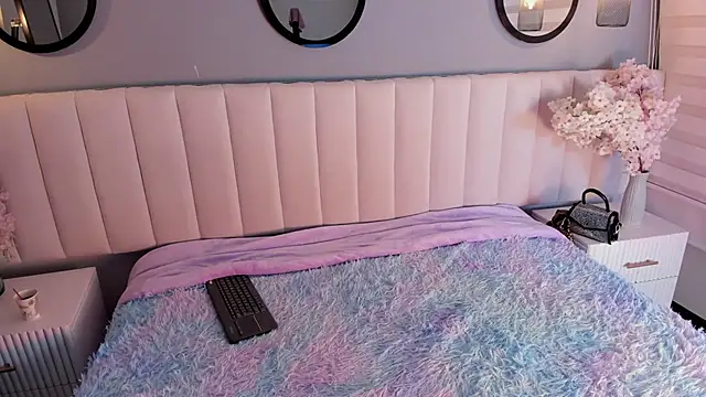 Snapshot of alice_lodge chatting on December 1, 2025, 3:22 am alice lodge online show from December 1, 2025, 3:22 am