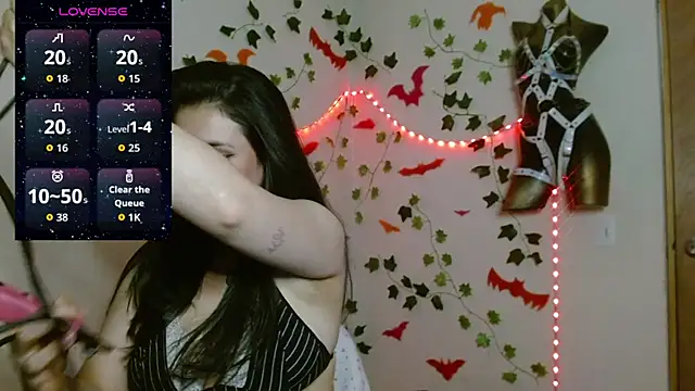 Snapshot of SamanthaGreen- chatting on October 12, 2025, 11:04 pm SamanthaGreen- online show from October 12, 2025, 11:04 pm