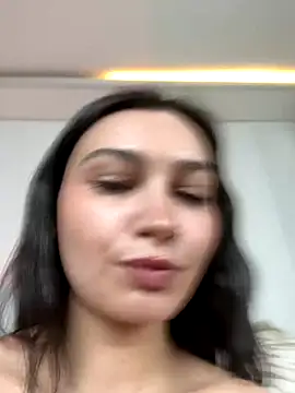 Snapshot of lunalovelee chatting on January 6, 2026, 10:41 am lunalovelee online show from January 6, 2026, 10:41 am