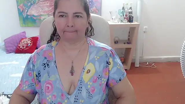 leonela 69 online show from March 10, 2026, 12:43 pm