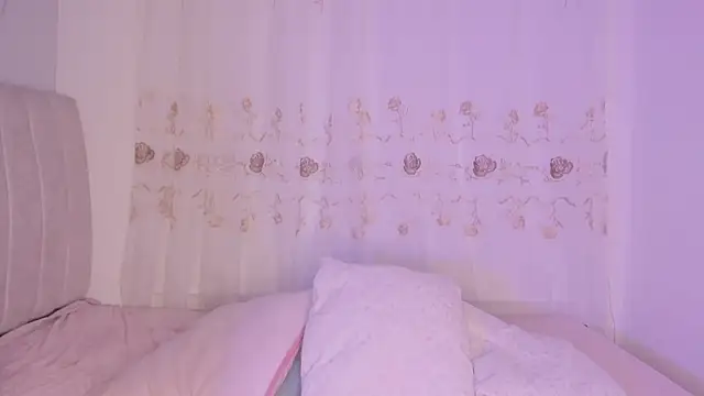 Snapshot of purplelilith3 chatting on March 30, 2026, 10:05 am purplelilith3 online show from March 30, 2026, 10:05 am