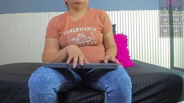 Snapshot of Aida-nicolle chatting on October 30, 2025, 9:55 am Aida-nicolle online show from October 30, 2025, 9:55 am